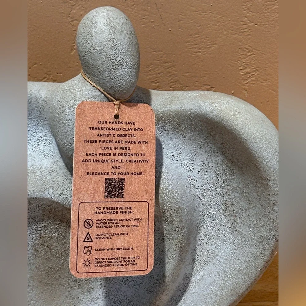 NWTS TAHUA Made In Peru Love Ceramic Statue. Stone Grey Ceramic. - Picture 5 of 8
